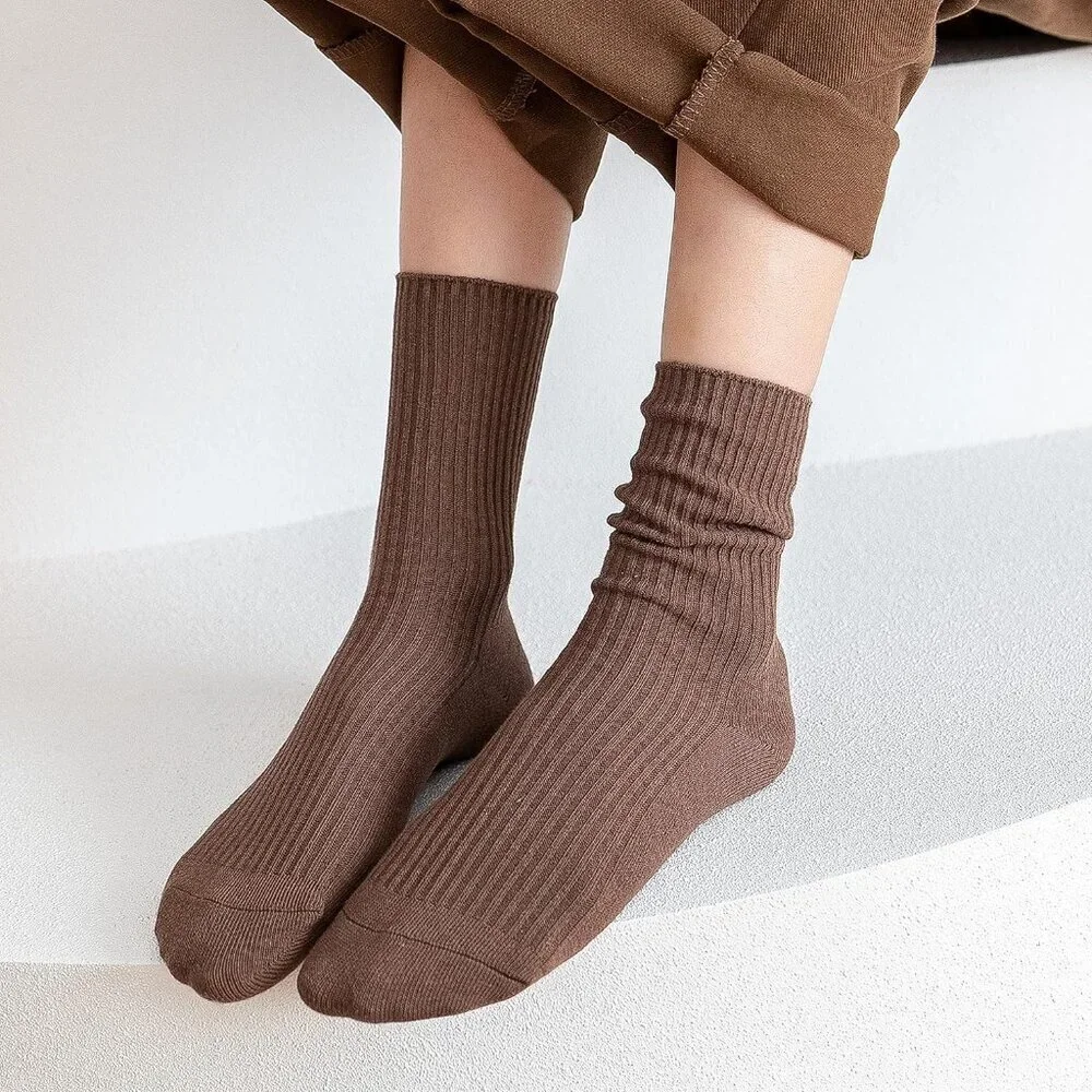Women's Solid Color Cute Crew Casual Athletic Aesthetic Neutral Cotton Socks